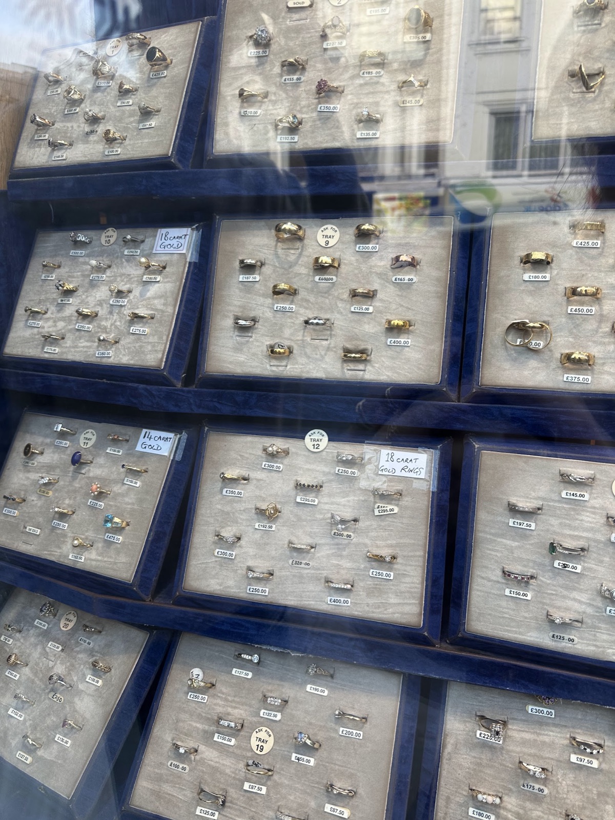 Lane's Jewellers in Kilburn London